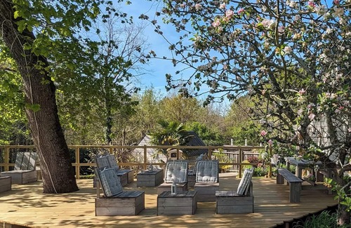 Biron Chalet De Esquí | Chalet íntimo en Biron con spa privado y piscina compartida