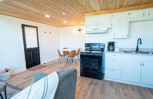 Ocean Shores Chalet De Esquí | Cozy Chalet in Ocean Shores located within steps from the beach