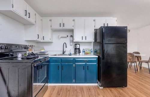 Ocean Shores Chalet De Esquí | Cozy Chalet in Ocean Shores located within steps from the beach