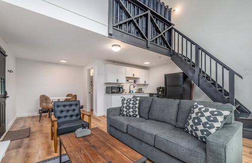 Ocean Shores Chalet De Esquí | Cozy Chalet in Ocean Shores located within steps from the beach