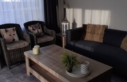 Sint-Annaland Chalet De Esquí | acogedor chalet justo en el mar y el bosque