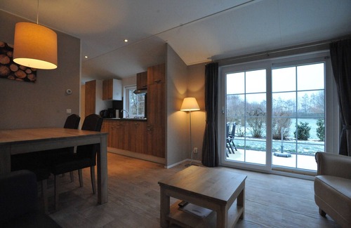Kamperland Chalet De Esquí | Cozy chalet surrounded by greenery near Banjaardstrand
