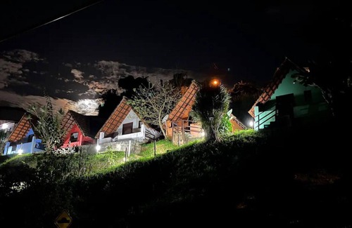 Biscaia Chalet De Esquí | Cozy chalet with beautiful views and direct access to the sea.