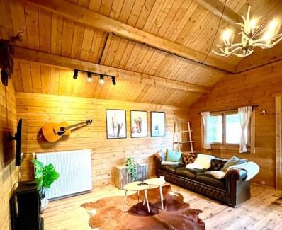 Vijfhuizen Casa | Cozy chalet with garden and jacuzzi near Amsterdam