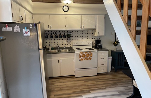 Stevensville Chalet De Esquí | Cozy Chalet with Lake Michigan view, beach, pool and rec activities