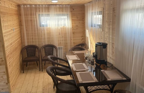 Almaty Chalet De Esquí | Cozy chalet with WiFi and AC in amazing Almaty with city view.