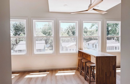 Charlestown Casa | Cozy Charlestown Getaway - Steps from the Water with a Kayak, & Paddleboards.