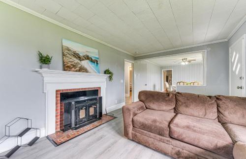 Charlotte Casa | Cozy Charlotte Home with Fire Pit about 6 Mi to Uptown!
