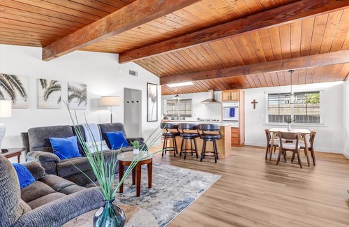 La Habra Casa | Cozy Charm! Fully Furnished Retreat OC + LA