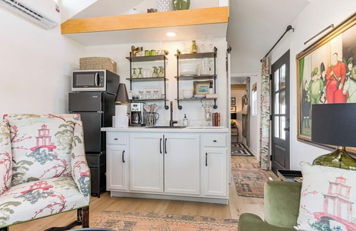 Bucyrus Cabaña | Cozy & Charming Cottage in Bucyrus