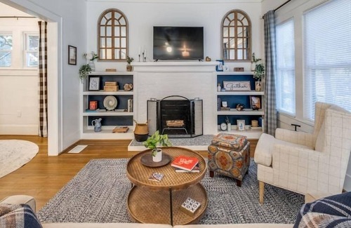 Alta Vista Casa | Stylish Craftsman Cottage Retreat in Alta Vista