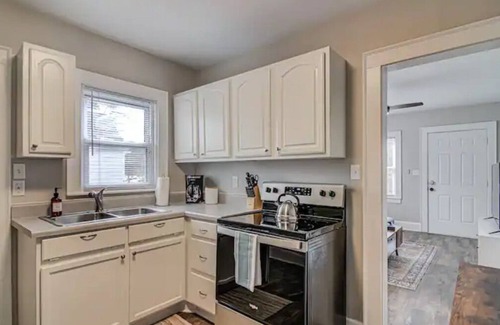 Greensboro Apartamento | Cozy & Cheerful 2 Bedroom minutes from Downtown