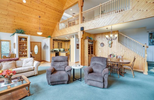 Lake Almanor West Casa | Cozy Chester Home w/ Patio & Lake Access!
