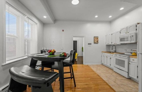West Philadelphia Hotel | Cozy&Chic Suite Near Center Philly