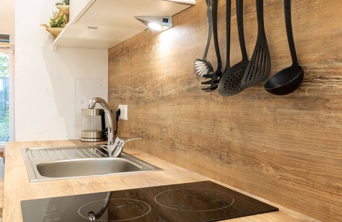 Neulerchenfeld Condominio | Cozy City Studio, big Private Garden, 8 min to city center