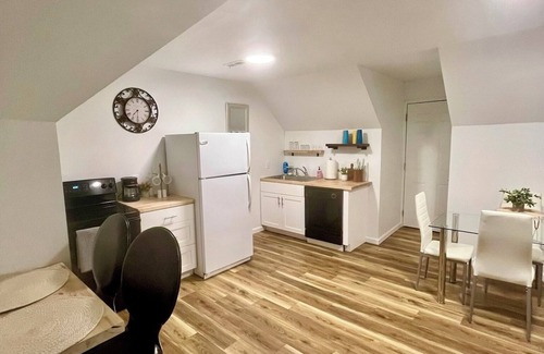St. Charles Apartamento | Cozy Clark Suite in Frenchtown Saint Charles