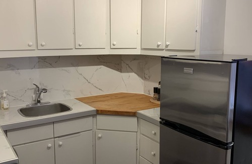 Parkdale Apartamento | Cozy, Clean and Quiet.