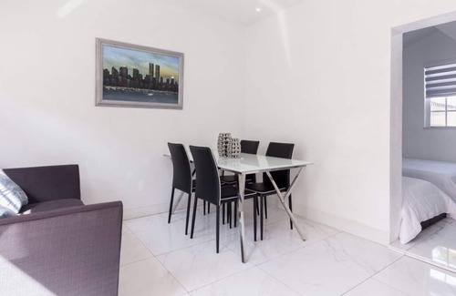 Tamiami Apartamento | Estudio acogedor y limpio cerca del centro comercial Dolphin y del aeropuerto de Mia