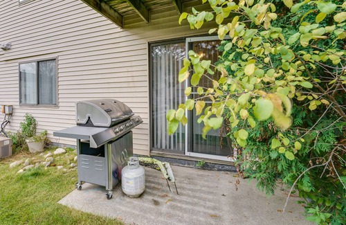 Clinton Township Condominio | Cozy Clinton Township Condo: 3 Mi to Anchor Bay!