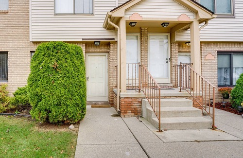 Clinton Township Condominio | Cozy Clinton Township Condo: 3 Mi to Anchor Bay!