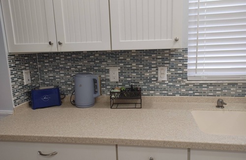 Clermont Casa | Cozy, Close to downtown Lake View home.