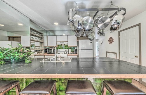 Cloudcroft Casa | Cozy Cloudcroft Townhome ~ 1 Mi to Burro Ave!