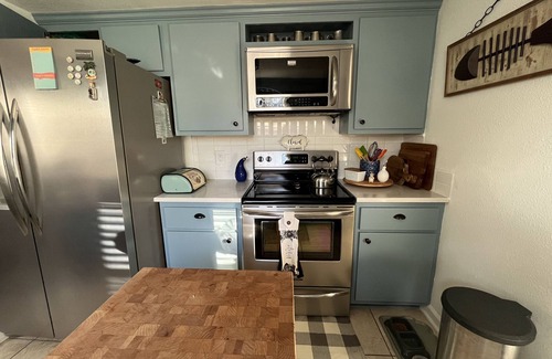Apalachicola Cabaña | Cozy Coastal Cottage< 3miles From Historic Dwtn Apalachicola, A Sweet Retreat!
