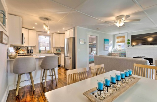 Narragansett Cabaña | Cozy Coastal Cottage: 5 Mi to Narragansett Beach!