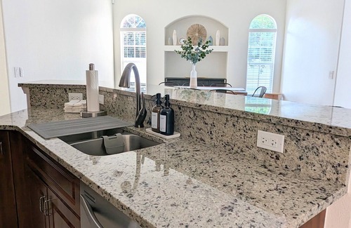 North Port Casa | Cozy Coastal Home w/ Fenced Yard - Close Drive to Beach and Warm Mineral Springs