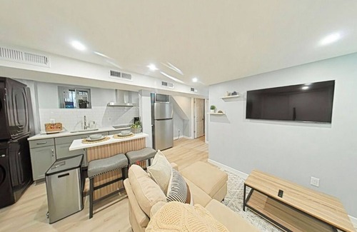 Williamsbridge Casa | Cozy comfortable 1b 1bath with AC and WiFi in the Bronx