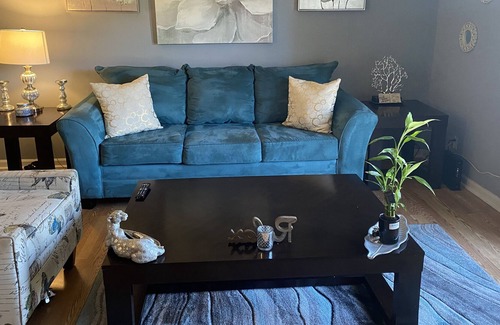 Aurora Condominio | Cozy comfortable condo! 5 minutes from Premium Outlet mall.