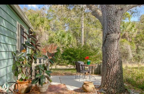 Sarasota Casa | Cozy, comfortable, enjoyable inside and outside