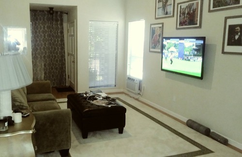 Citrus Heights Casa | Cozy comfortable house. Sleeps 4 comfortably 5 pretty comfortably.