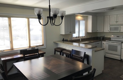 Harbor Springs Condominio | Acogedor, cómodo y como en casa