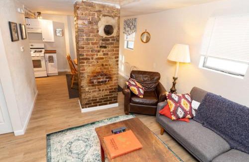 Mount Washington Casa | Cozy & Comfy Cottage in the City - w parking