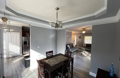 Collier Heights Casa | COZY COMFY CRAFTSMAN EARLY CHECK IN AVAILABLE. 2600 SQ FT