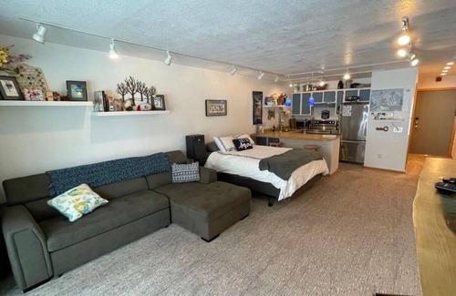 Alyeska Condominio | Condo de esquí acogedor en la base del monte. Alyeska