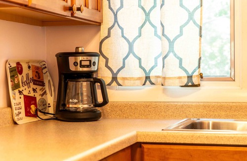 Lake Geneva Condominio | Cozy Condo at Interlaken! Stay & Play on Lake Como