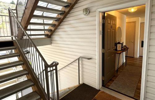Chelan Apartamento | Cozy Condo in Chelan with Balcony & Views