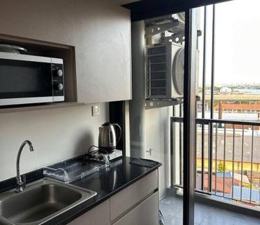 Bang Kra So Apartamento | Cozy Condo in Nonthaburi with riverfront view