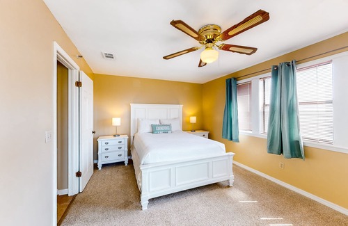 Gulf Lagoon Beach Condominio | Cozy condo in paradise with pool, sauna & private dock - snowbird-friendly