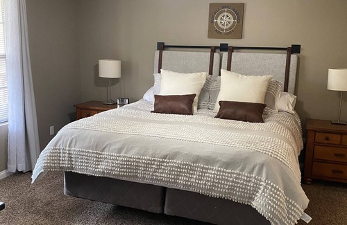 La Follette Condominio | Cozy Condo just steps from the water!