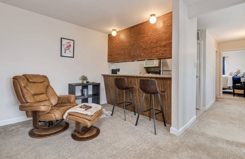 Morris Condominio | Cozy Condo minutes from quaint downtown.