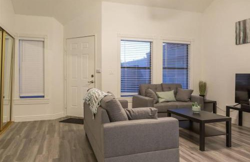 Mesa Casa | Cozy condo near MCC with pool, BBQ, covered parking