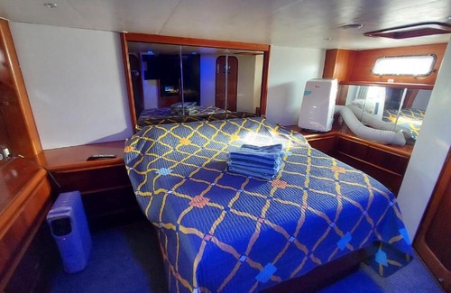 Gerritsen Beach Alquiler De Eote | COZY CONDO OCEAN 3xDECK YACHT