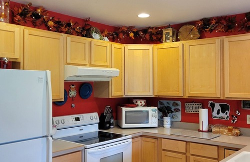 West Glacier Casa | Cozy condo on Glacier View Golf Course, 1 mi to Glacier National Park
