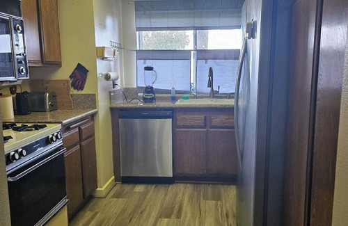 Montebello Condominio | Cozy condo on hill top. with beautiful view of the city
