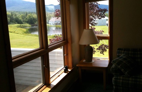 Carrabassett Valley Condominio | Condominio acogedor en Snowbrook Village con piscina y wifi gratis