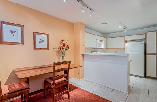 Tucson Condominio | Cozy Condo with all new furniture!