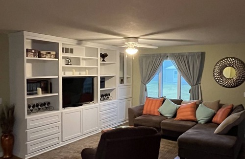 Ottawa Condominio | Cozy condo with jetted tub /master suite for business or leisure